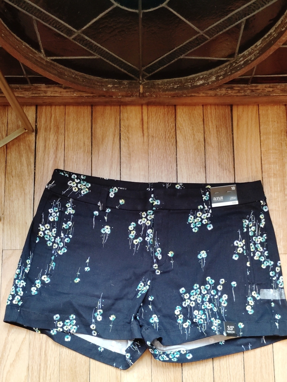 a.n.a Black Floral High-Waist Women's Shorts